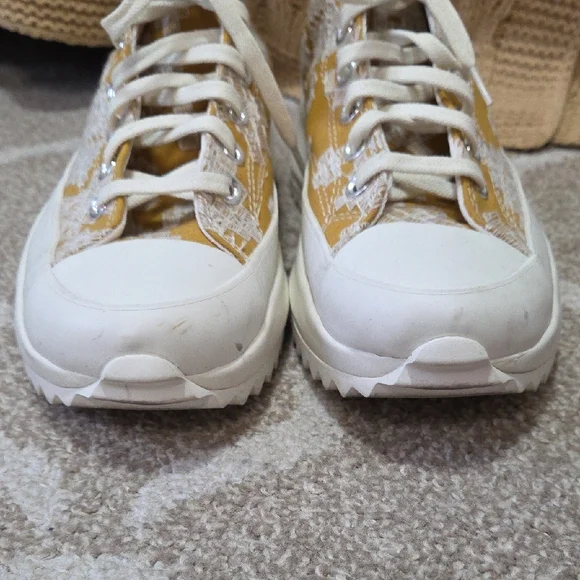 Converse Run Hike Platform Tonal Embroidery Sneakers - Size 10 (Womens) - Picture 5 of 12
